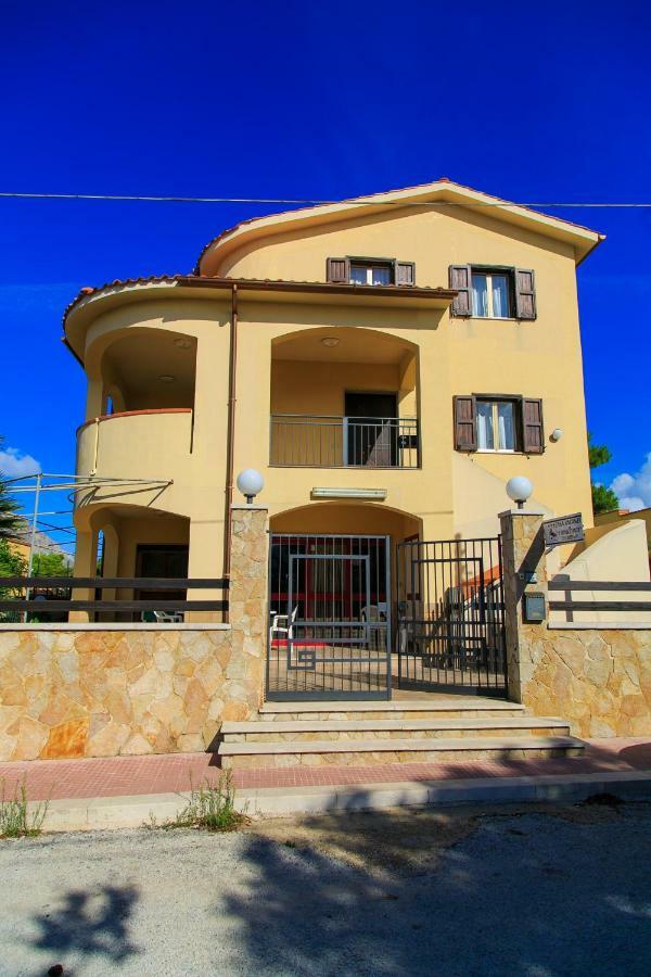 Aparthotel Casa Vacanze L'Orizzonte Valderice Exterior foto